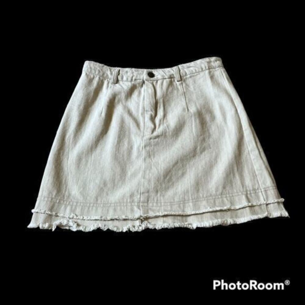 New Sadie & Sage cream colored denim skirt